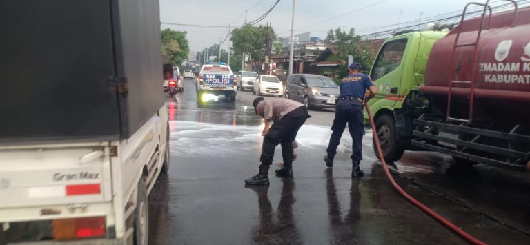 Kecelakaan Beruntun di Pati: Jalan Licin Gara-gara Truk Bocor Solar