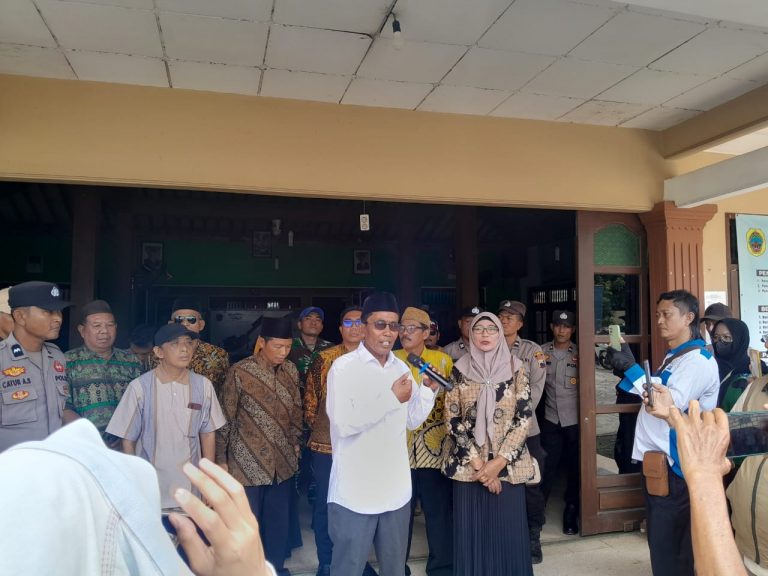 Didemo Warganya, Begini Tanggapan  Kades Asempapan