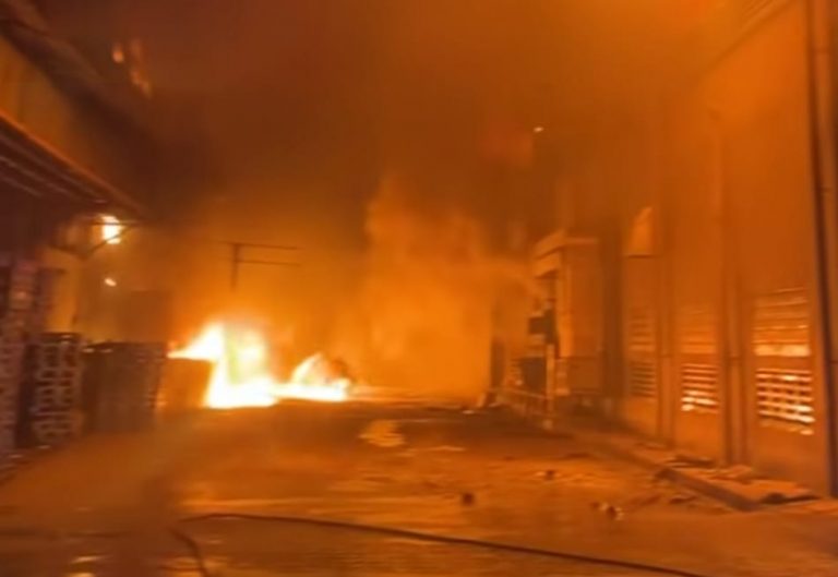 Kebakaran Besar Landa Pabrik Kacang Dua Kelinci