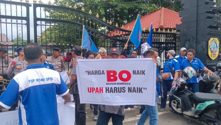 Serikat Buruh Demo Pati, Desak Kenaikan UMK 2026