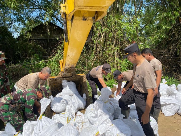 Antisipasi Banjir Lagi, Tanggul Sungai Gandam Diperbaiki