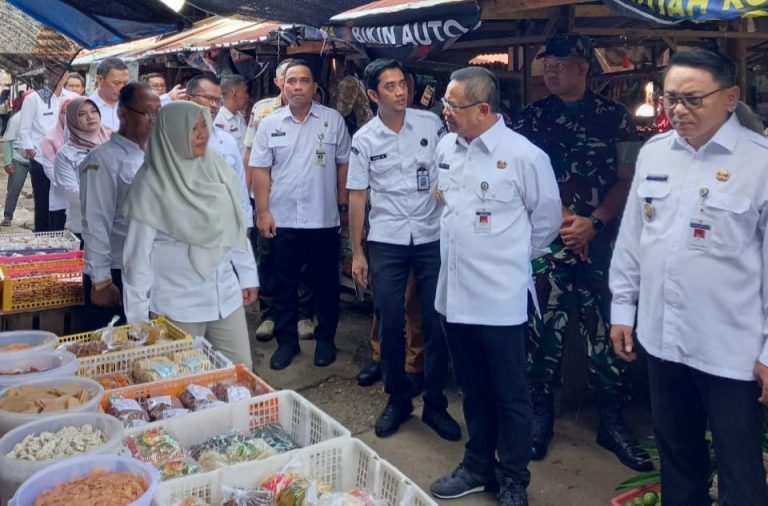 Bulog Pati Pastikan Harga Beras Stabil Saat Monitoring Pasar Puri