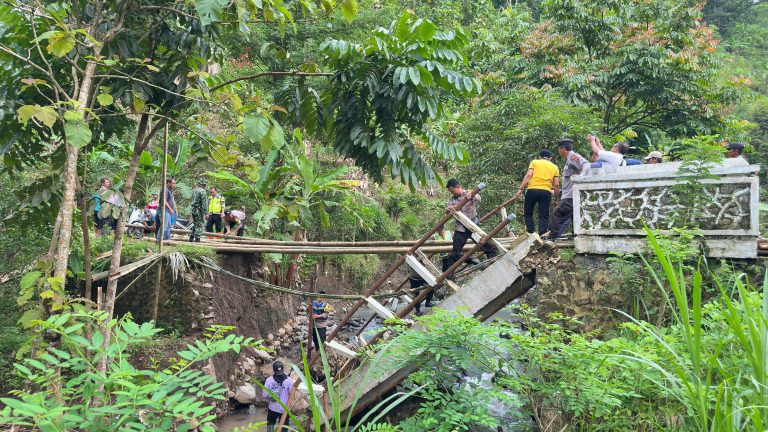 Jembatan Merah Putih di Klumpit Dibangun