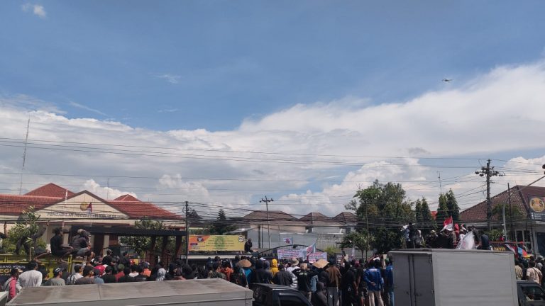 Ketua BEM UGM Turun ke Pati, Ikut Kawal Sidang Putusan Botok-Teguh