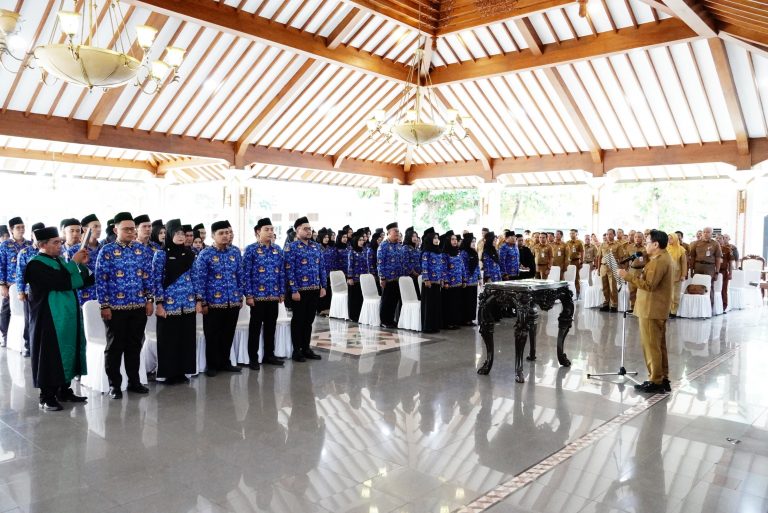 Plt. Bupati Pati Lantik 59 PNS, Tekankan Integritas dan Pelayanan Publik