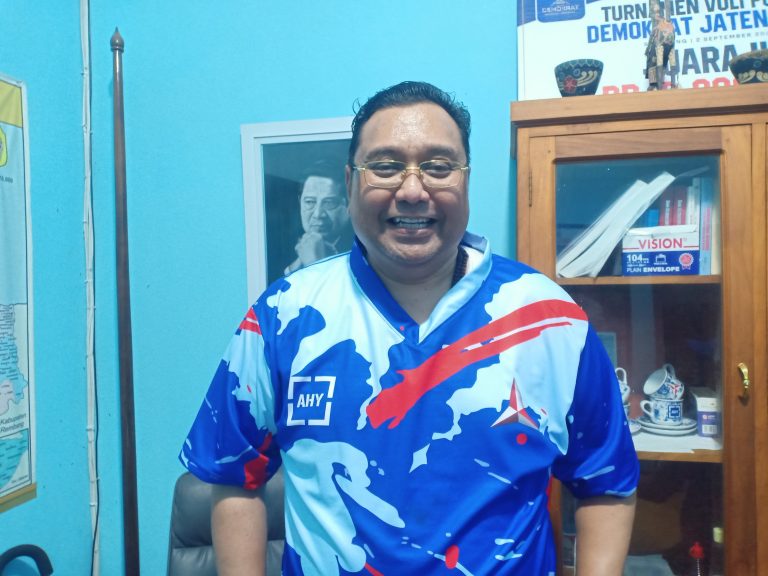 DPC Partai Demokrat Pati Sembelih Hewan Kurban, Bagikan 650 Bungkus Daging untuk Masyarakat