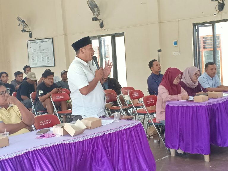 Audiensi Penanaman Tiang Listrik PLN di Desa Wonorejo Dipertanyakan Warga