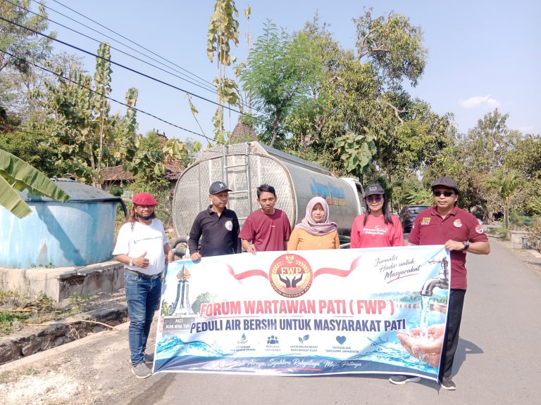 Kemarau Panjang, FWP Salurkan Bansos Air Bersih Untuk Warga Terdampak Kekeringan di Pati